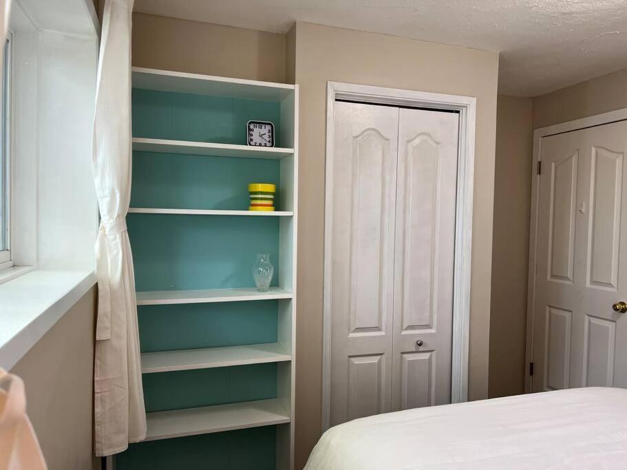 Holiday home Bright 2-bedroom Unit Lower Level *